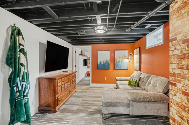 1050 Park Avenue, Grand Haven, MI 49417