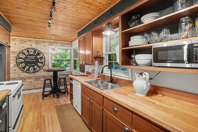 1050 Park Avenue, Grand Haven, MI 49417