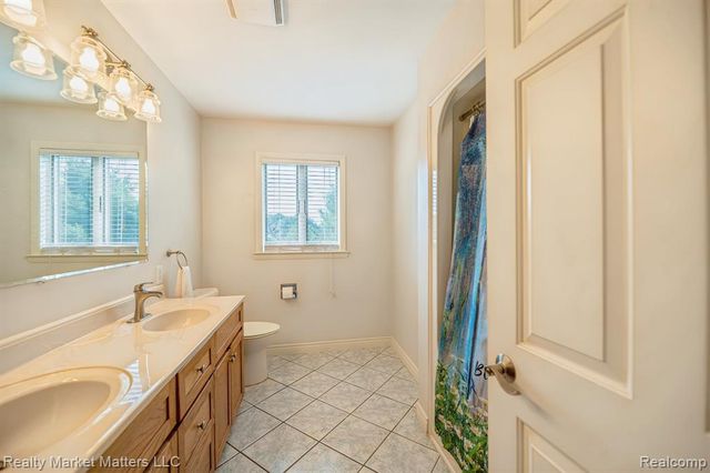 9963 Harr Road, Grass Lake, MI 49240