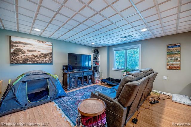 9963 Harr Road, Grass Lake, MI 49240