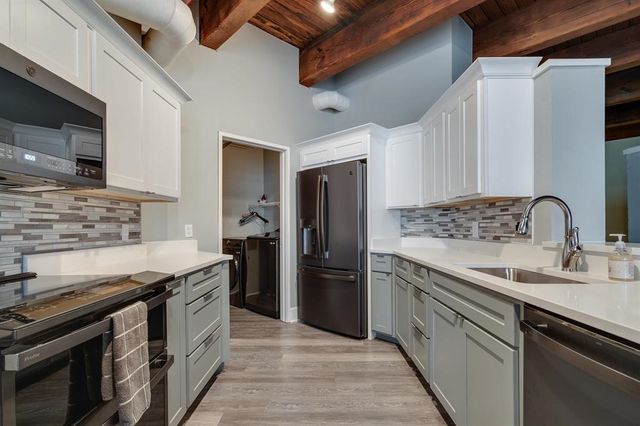 262 Wagner Pl Apt 301, Memphis, TN 38103