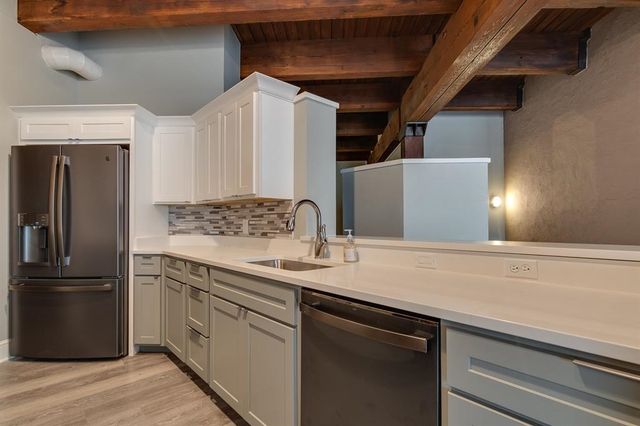 262 Wagner Pl Apt 301, Memphis, TN 38103