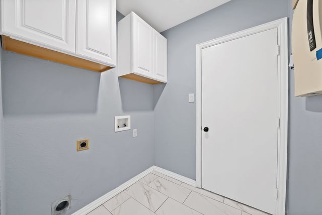 9128 Chardin Park Drive, Fort Worth, TX 76244