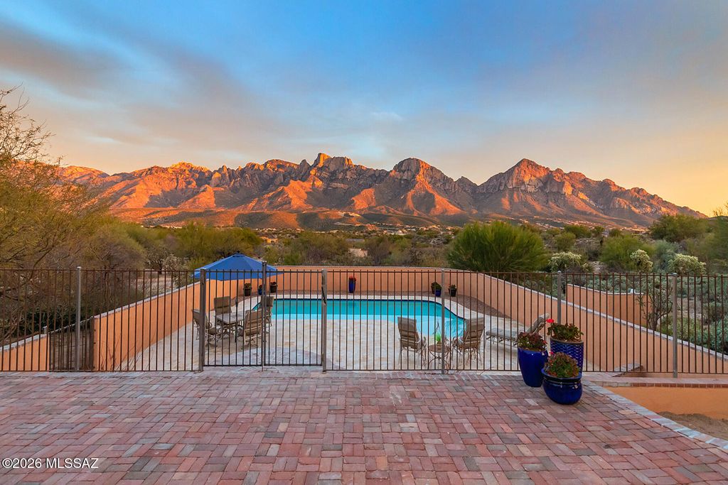 11402 N 1st Avenue, Oro Valley, AZ 85737