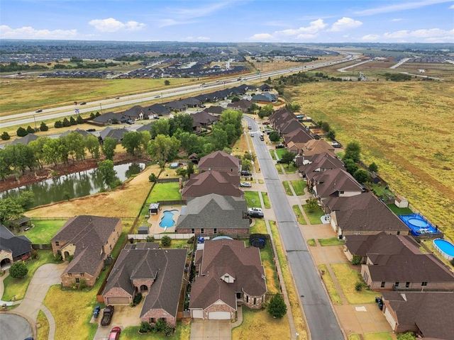 9316 NW 133rd Court, Yukon, OK 73099