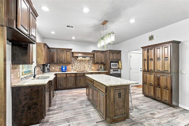 9316 NW 133rd Court, Yukon, OK 73099