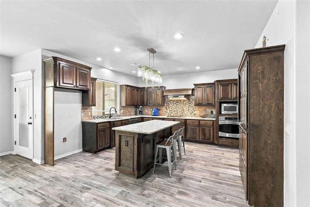 9316 NW 133rd Court, Yukon, OK 73099