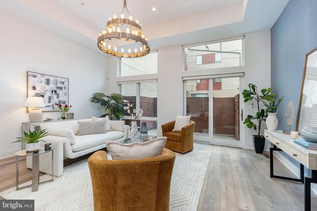 622 S 7TH ST, Philadelphia, PA 19147