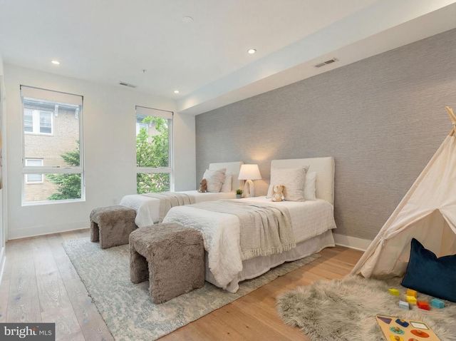 622 S 7TH ST, Philadelphia, PA 19147