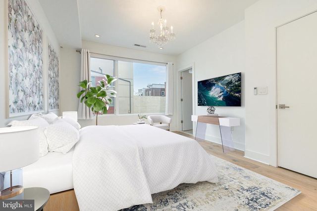 622 S 7TH ST, Philadelphia, PA 19147