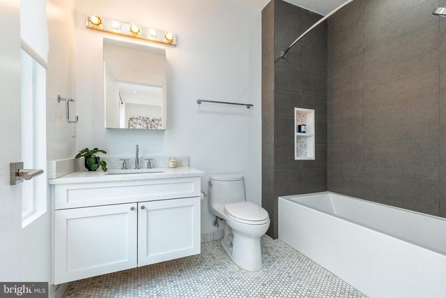 622 S 7TH ST, Philadelphia, PA 19147