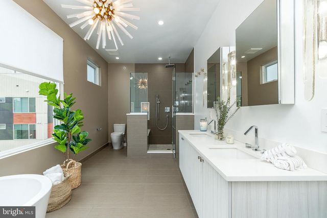 622 S 7TH ST, Philadelphia, PA 19147