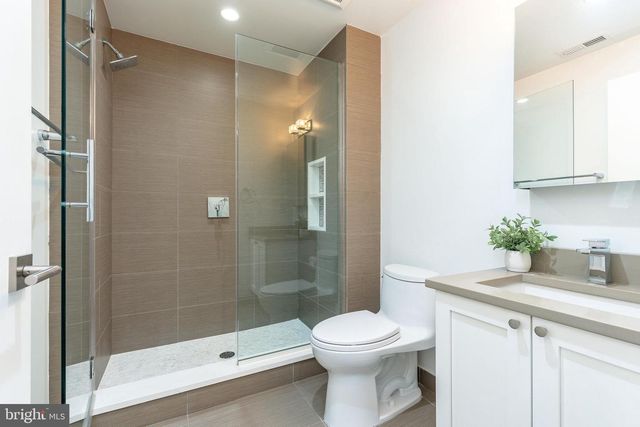 622 S 7TH ST, Philadelphia, PA 19147