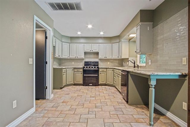 7900 Double Springs Drive, Oklahoma City, OK 73150