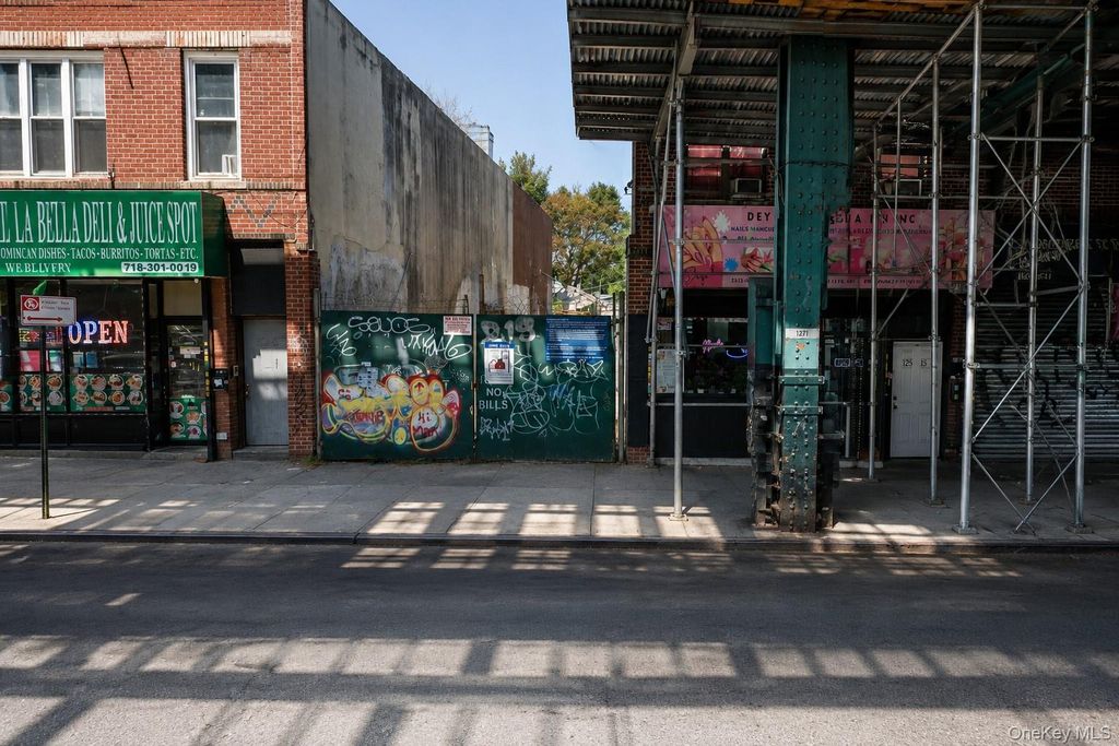 12513 Jamaica Avenue, Richmond Hill, NY 11418
