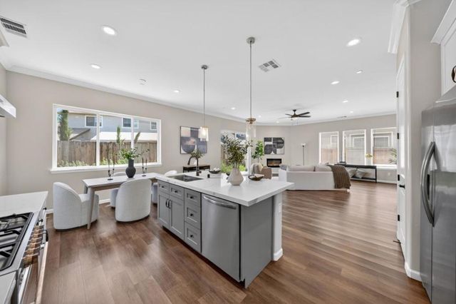 117 Bundeson Circle, Hollister, CA 95023