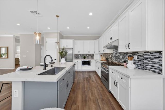 117 Bundeson Circle, Hollister, CA 95023