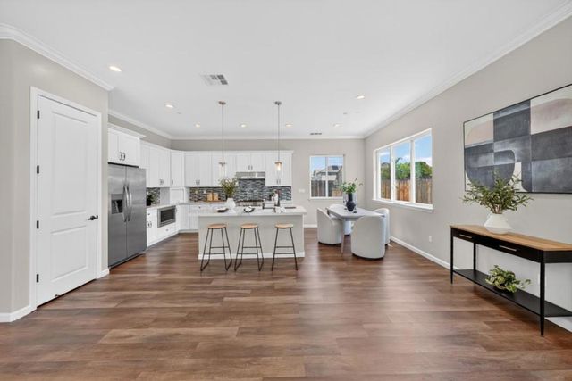 117 Bundeson Circle, Hollister, CA 95023