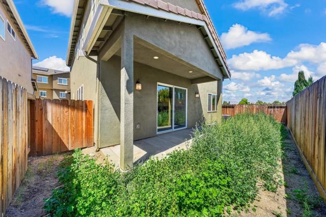 117 Bundeson Circle, Hollister, CA 95023
