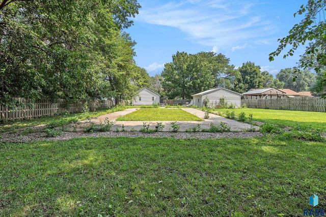 3131 N Jessica Ave Avenue, Sioux Falls, SD 57104