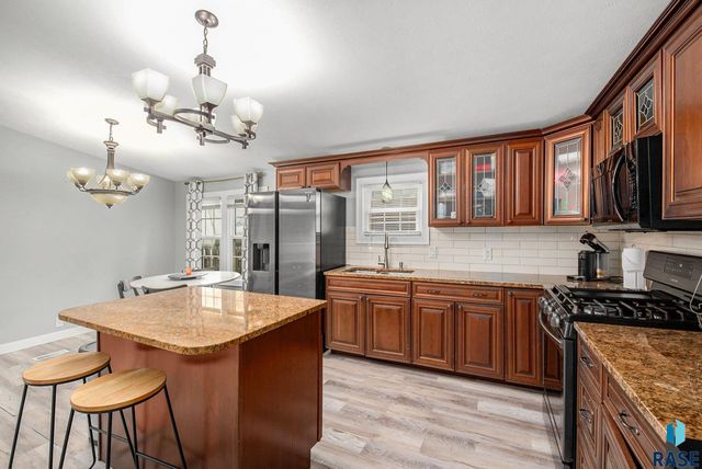 3131 N Jessica Ave Avenue, Sioux Falls, SD 57104