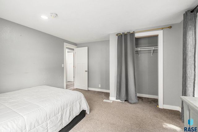 3131 N Jessica Ave Avenue, Sioux Falls, SD 57104