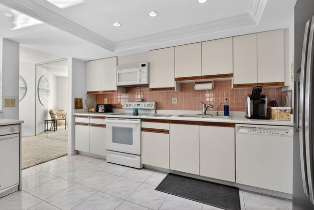 501 N Riverside Drive 301, Pompano Beach, FL 33062