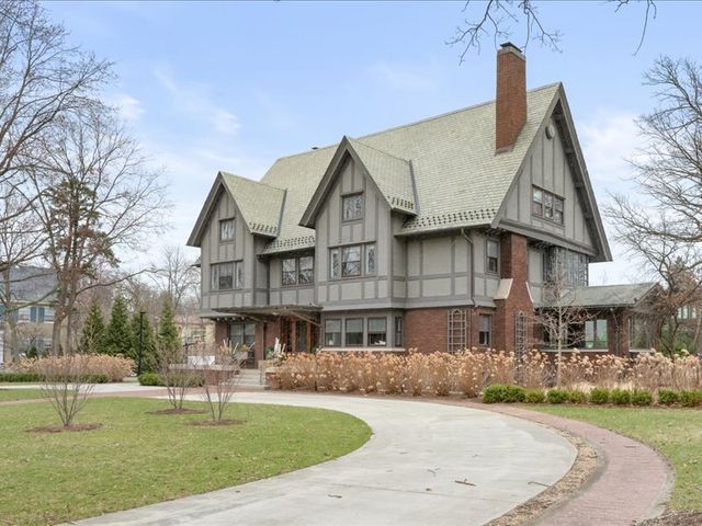 420 N Euclid Avenue, Oak Park, IL 60302