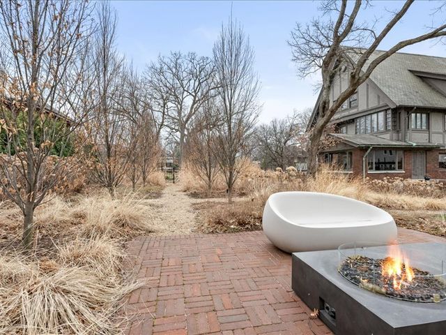 420 N Euclid Avenue, Oak Park, IL 60302