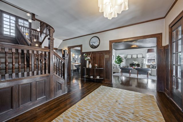 420 N Euclid Avenue, Oak Park, IL 60302