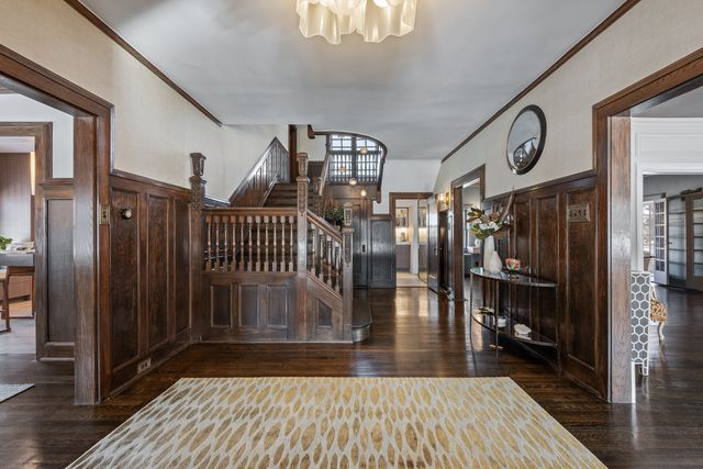 420 N Euclid Avenue, Oak Park, IL 60302