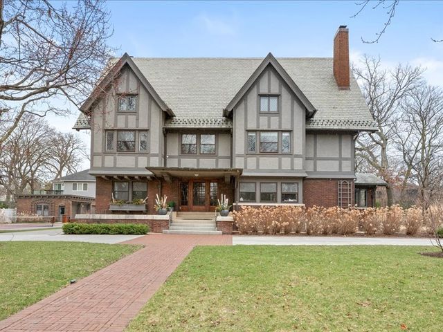 420 N Euclid Avenue, Oak Park, IL 60302