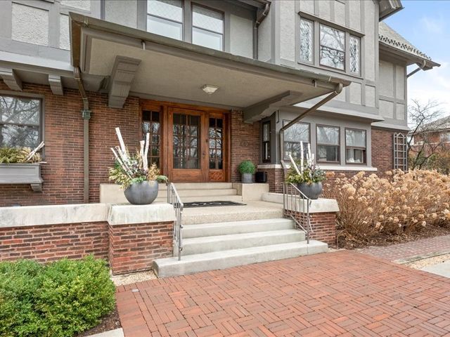 420 N Euclid Avenue, Oak Park, IL 60302