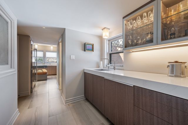 420 N Euclid Avenue, Oak Park, IL 60302