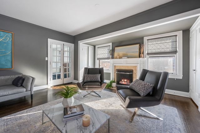 420 N Euclid Avenue, Oak Park, IL 60302