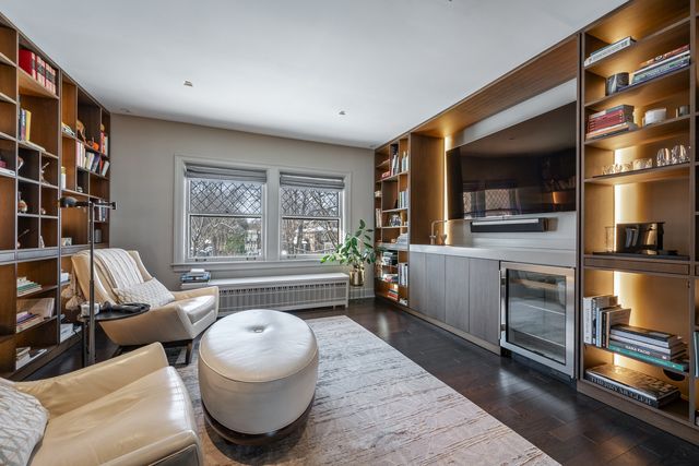 420 N Euclid Avenue, Oak Park, IL 60302