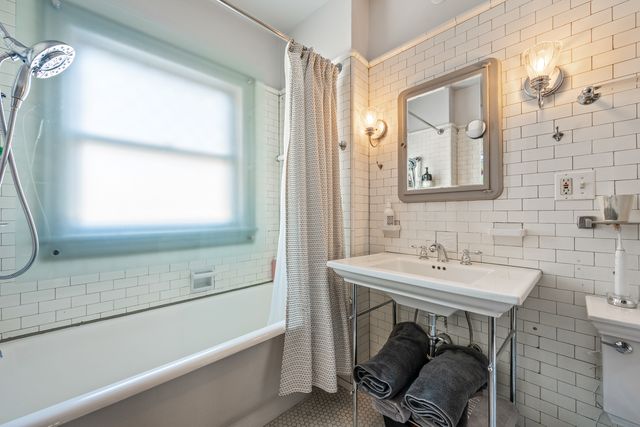 420 N Euclid Avenue, Oak Park, IL 60302