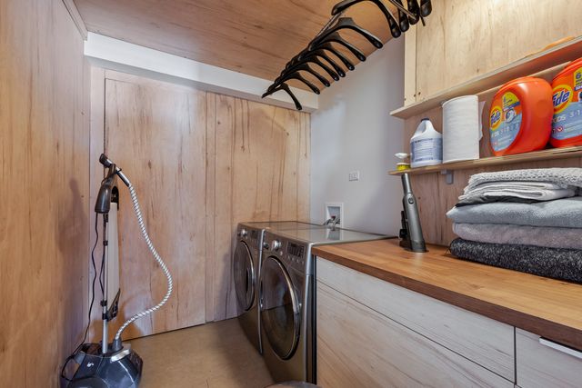 420 N Euclid Avenue, Oak Park, IL 60302