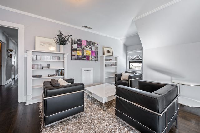 420 N Euclid Avenue, Oak Park, IL 60302