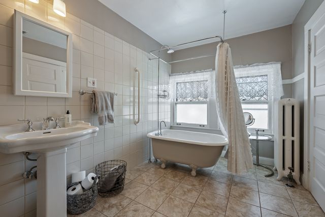 420 N Euclid Avenue, Oak Park, IL 60302