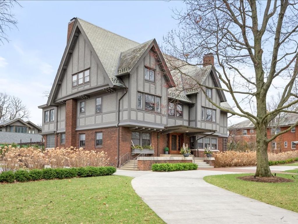 420 N Euclid Avenue, Oak Park, IL 60302