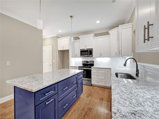 5445 Foxdale Drive, Winston-salem, NC 27103