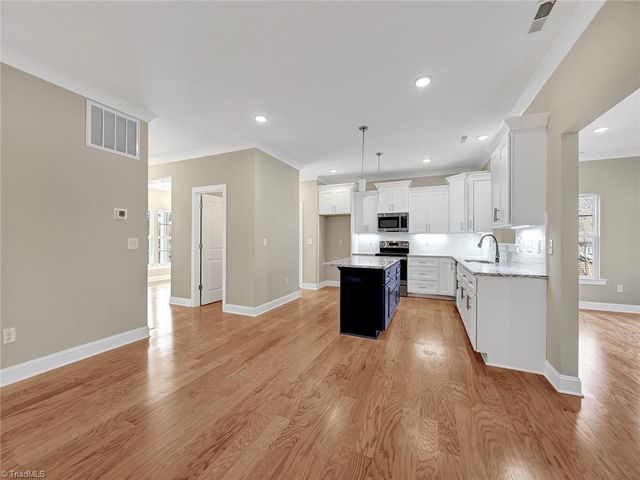 5445 Foxdale Drive, Winston-salem, NC 27103