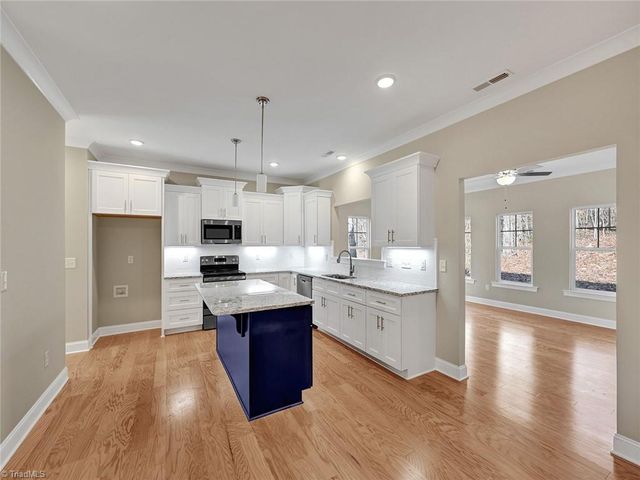 5445 Foxdale Drive, Winston-salem, NC 27103