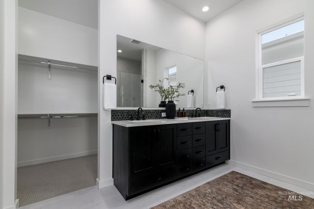 8572 W Chamblee St, Star, ID 83669