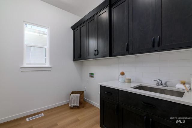 8572 W Chamblee St, Star, ID 83669
