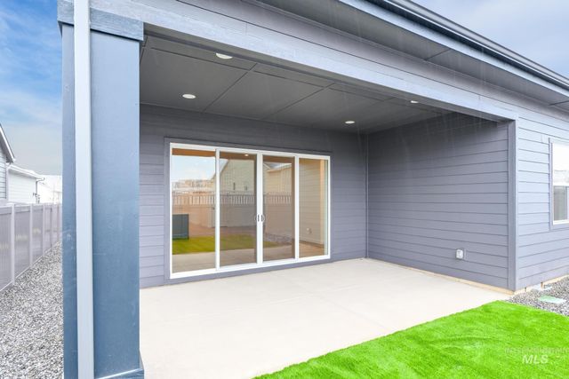 8572 W Chamblee St, Star, ID 83669