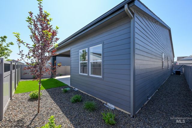 8572 W Chamblee St, Star, ID 83669