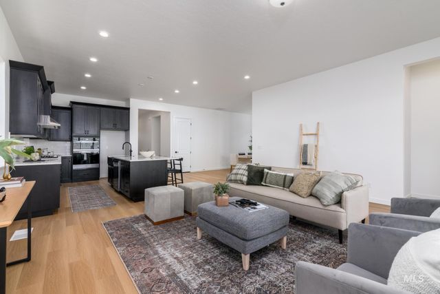 8572 W Chamblee St, Star, ID 83669