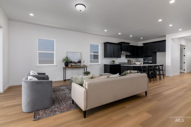 8572 W Chamblee St, Star, ID 83669